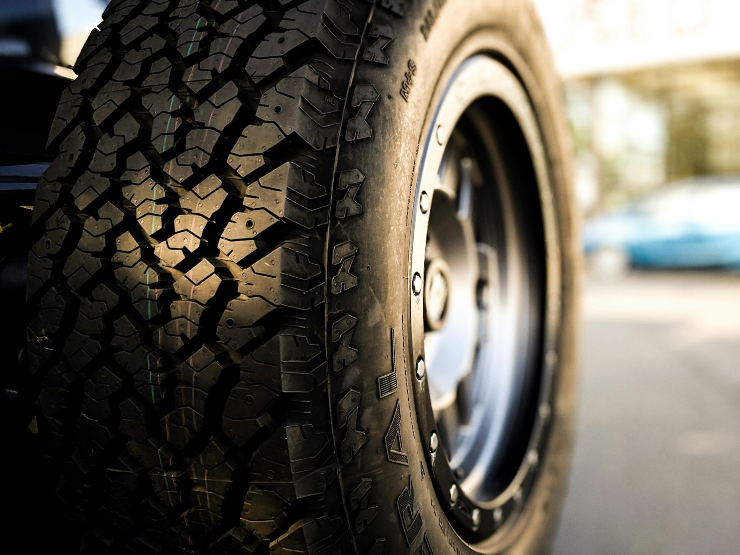 Choosing Tires for Maximum Performance and Style